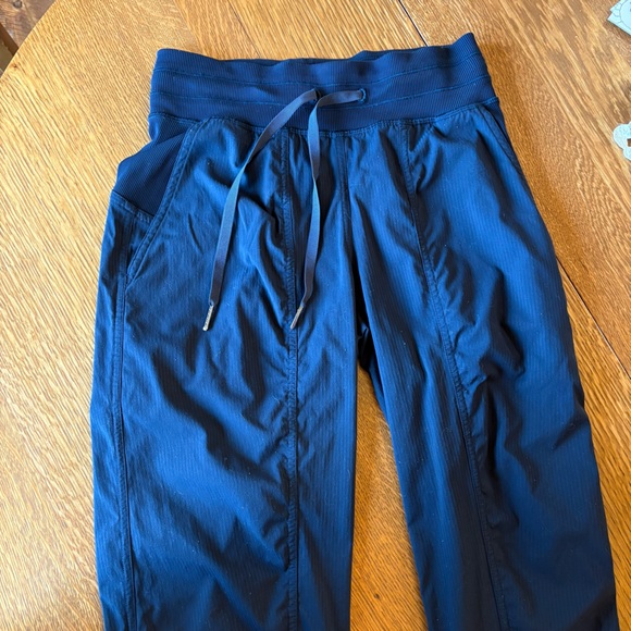 Navy lululemon dance studio joggers size 2 - Picture 4 of 4